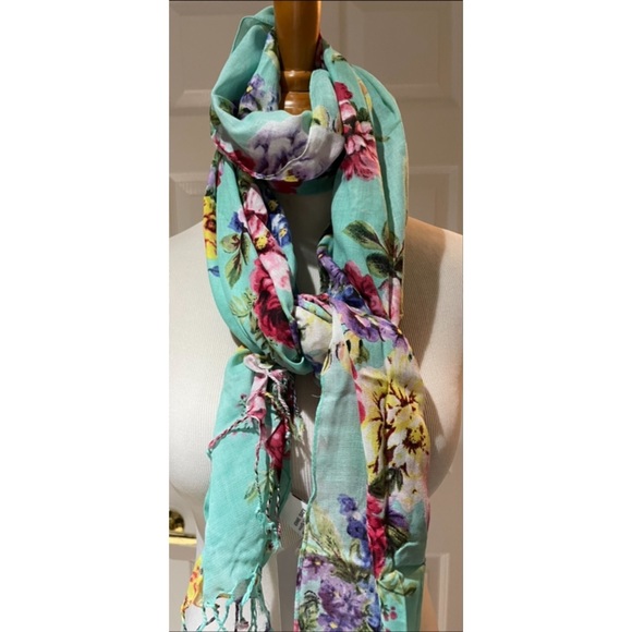 Big Buddha Floral Scarf - Picture 3 of 3
